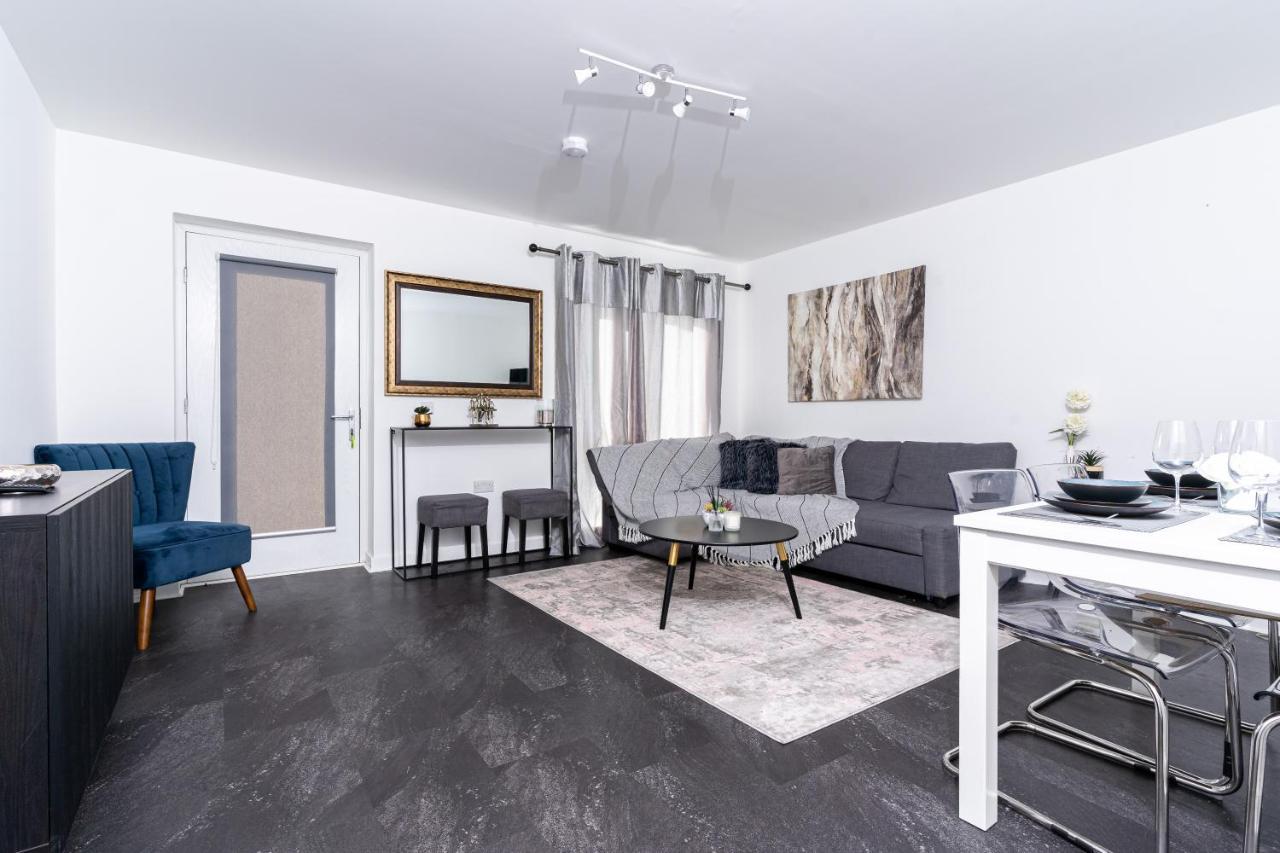 Spacious 3 Bedroom House In Glasgow City With Private Parking & Garden Екстериор снимка