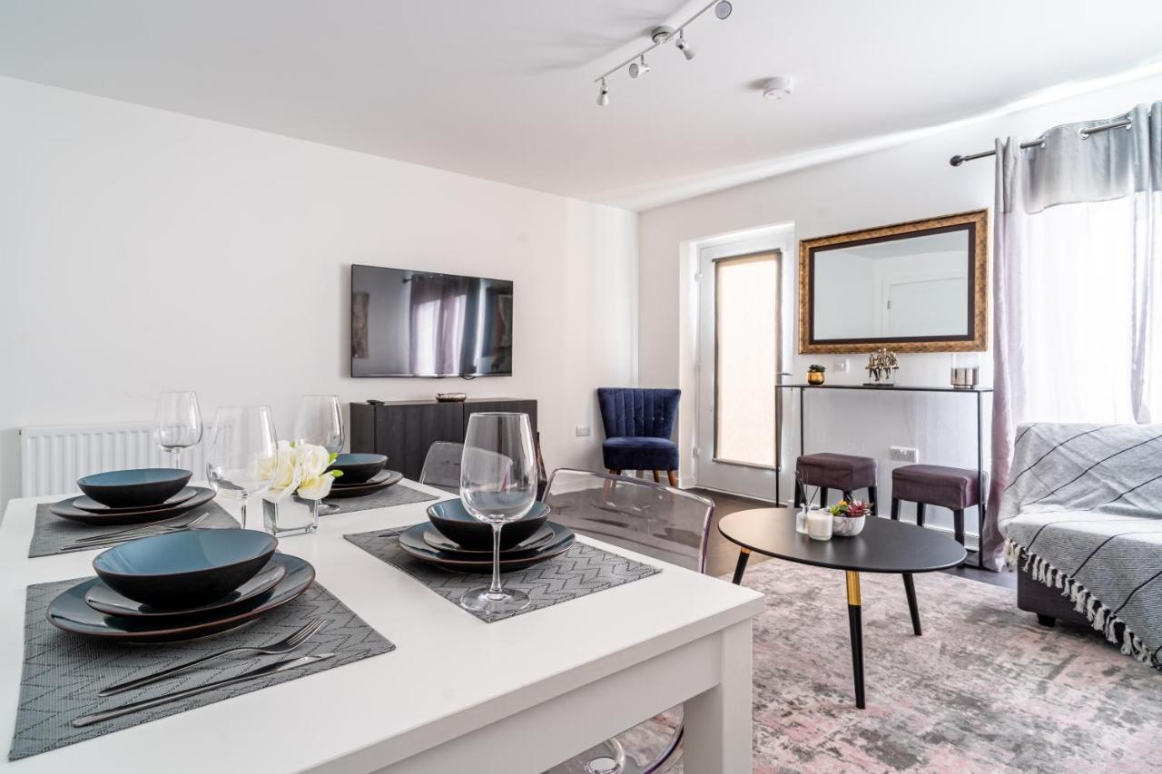 Spacious 3 Bedroom House In Glasgow City With Private Parking & Garden Екстериор снимка