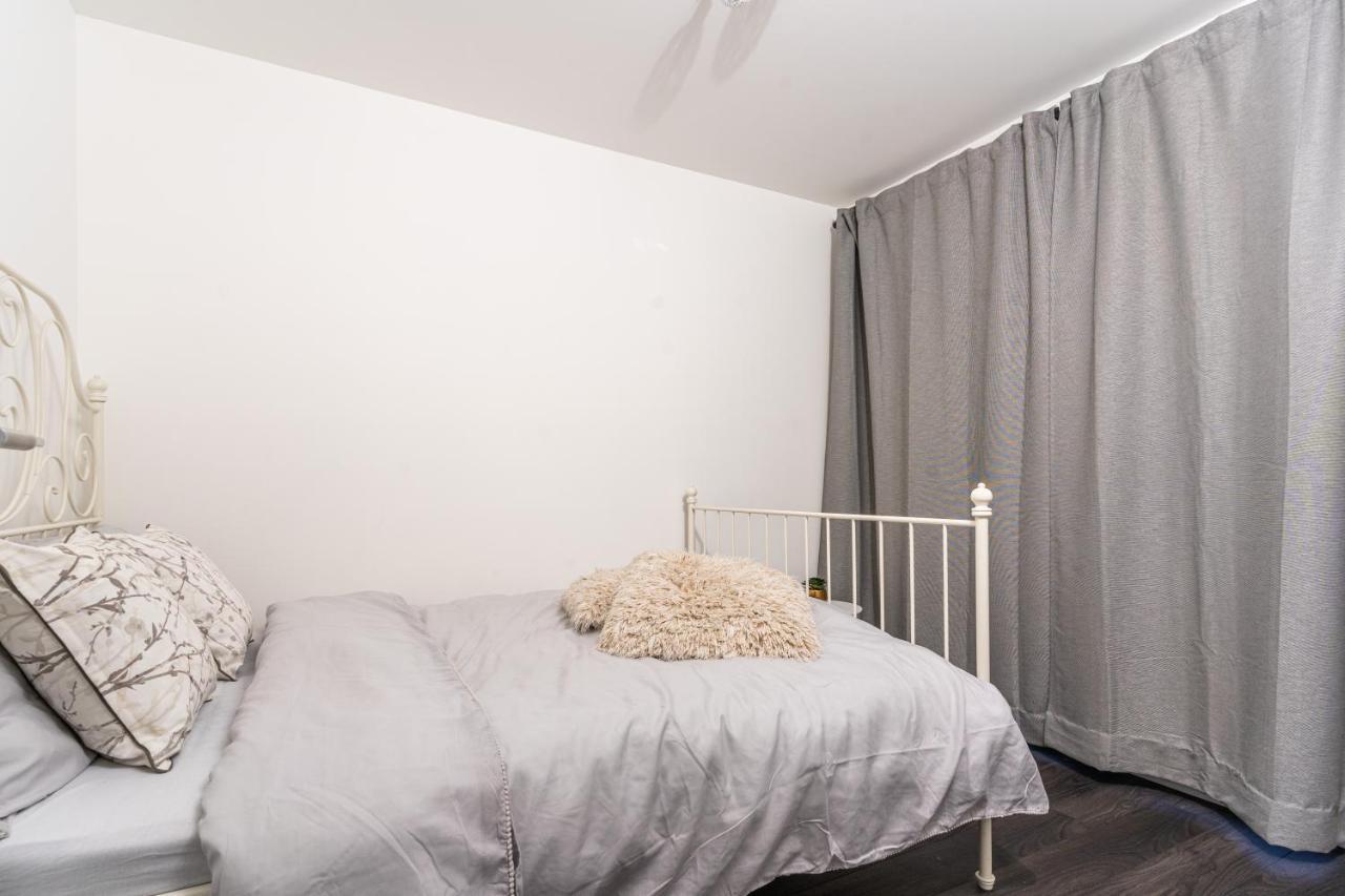 Spacious 3 Bedroom House In Glasgow City With Private Parking & Garden Екстериор снимка